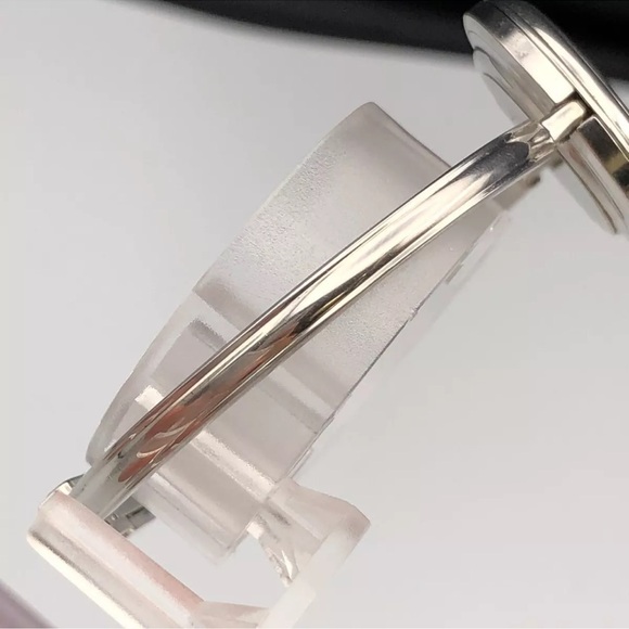 Gucci Luxury Vintage Statement Piece Watch Bracelet - Picture 8 of 13